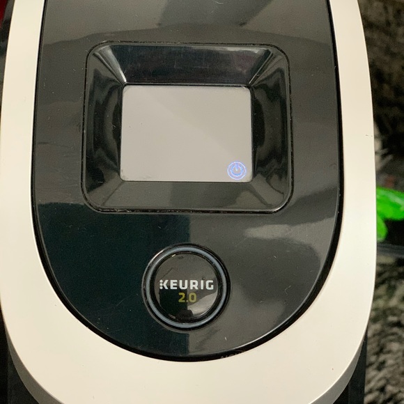 Keurig Coffee Maker - Older Model Works PERFECTLY - Picture 13 of 14